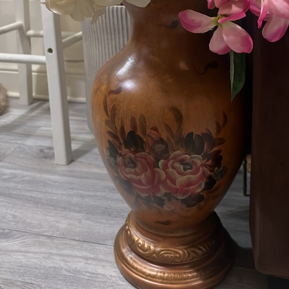 Vase - Picture 1 of 2